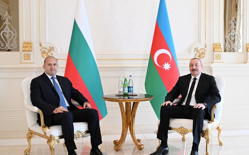 President Ilham Aliyev holds one-on-one meeting with President of Bulgaria