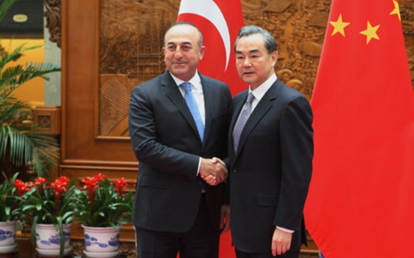 Главы МИД Турции и КНР обсудили поставки зерна с Украины