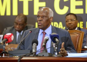 Скончался бывший президент Анголы 