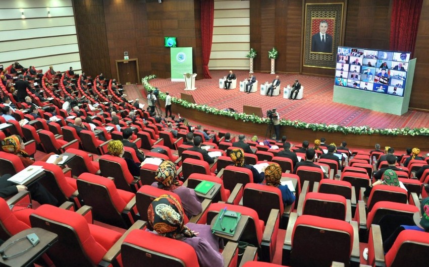 Turkmenistan hosts int'l media forum with political scientists and journalists