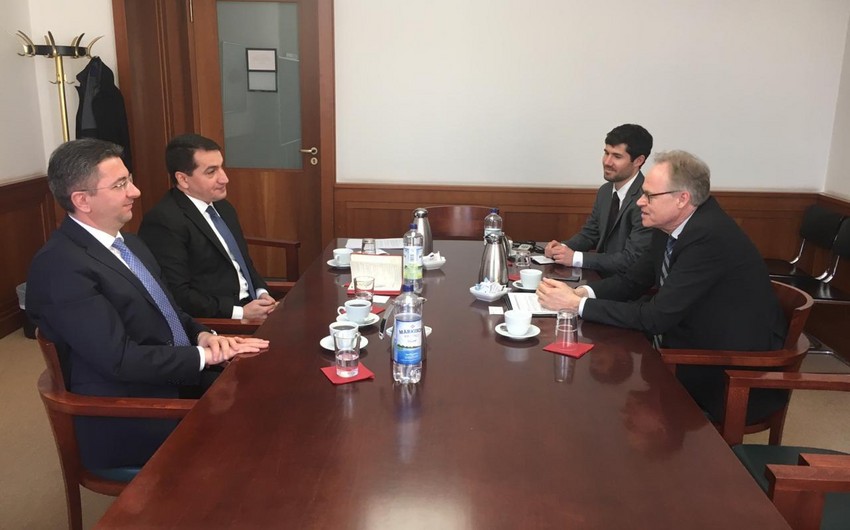 Хикмет Гаджиев обсудил с представителями Германии нагорно-карабахский конфликт