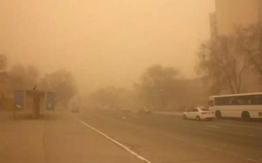 Министерство: Причина наблюдающейся в Баку и на Абшеронском полуострове пыли связана с песчаной бурей в Аравийской пустыне