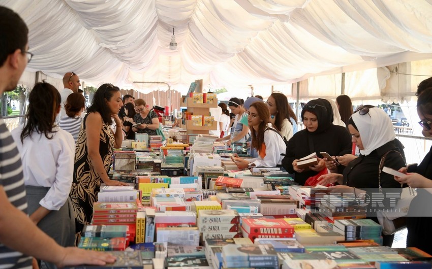 Dənizkənarı Milli Parkda “Oxuyan gələcək” adlı kitab sərgisi təşkil edilib