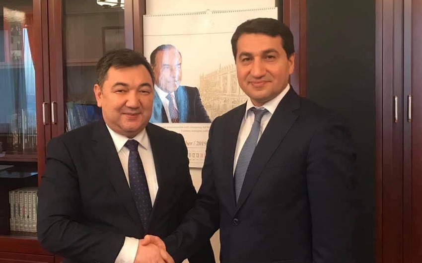 Помощник президента встретился с президентом Международной тюркской академии