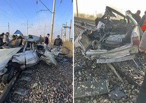 В Казахстане поезд столкнулся с легковым автомобилем, погибли шесть человек