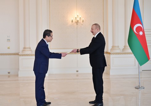 Президент Ильхам Алиев принял верительные грамоты новоназначенного посла Вьетнама