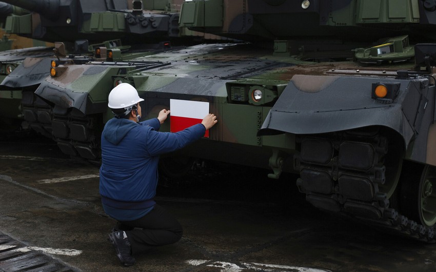 Polşa Belarus sərhədini tanklarla möhkəmləndirib