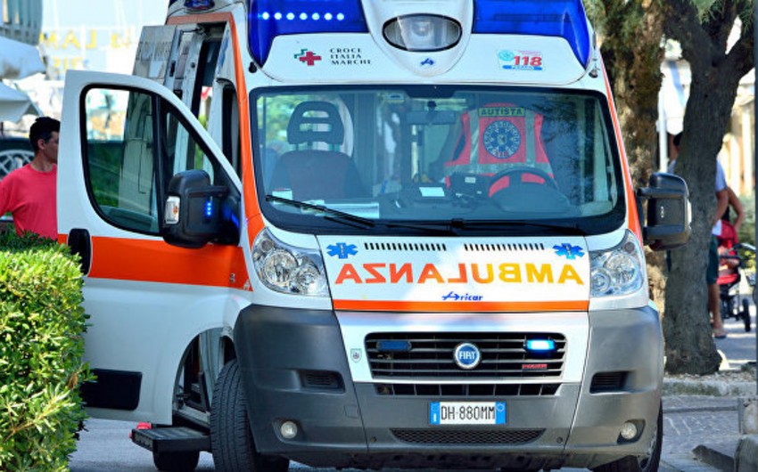 Street shooting injures 5 people in Italy