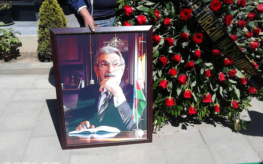 Sohrab Tahir buried in II Alley of Honor