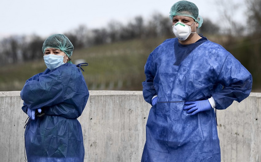 Doctors across Spain begin indefinite strike 