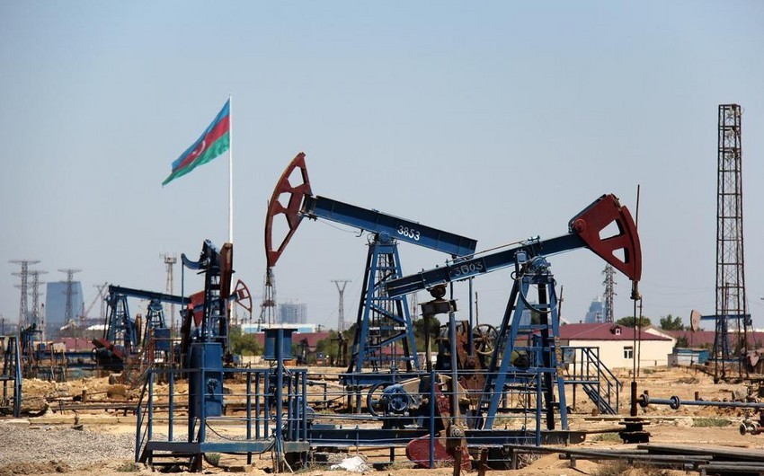 Azerbaijani oil falls in price