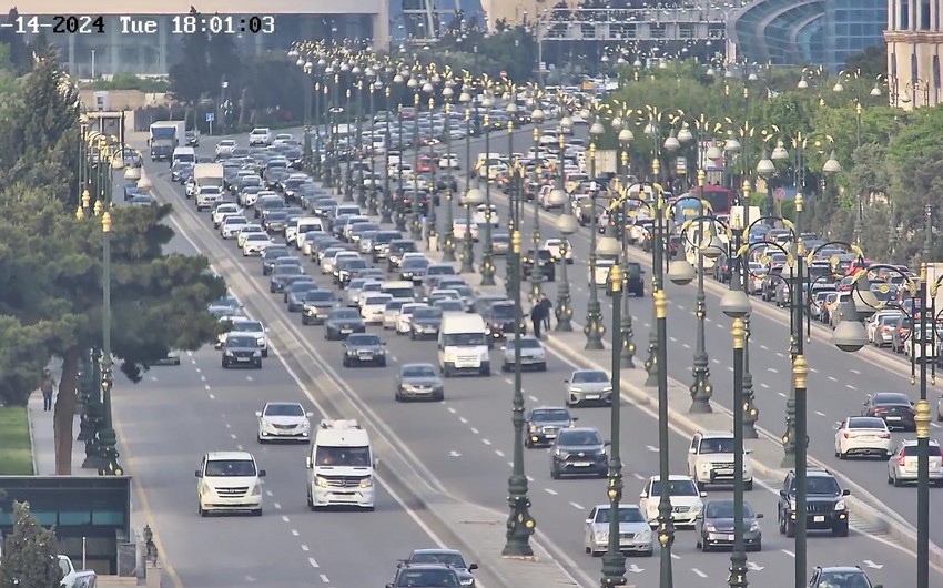 Bakıda yol qəzası sıxlığa səbəb olub