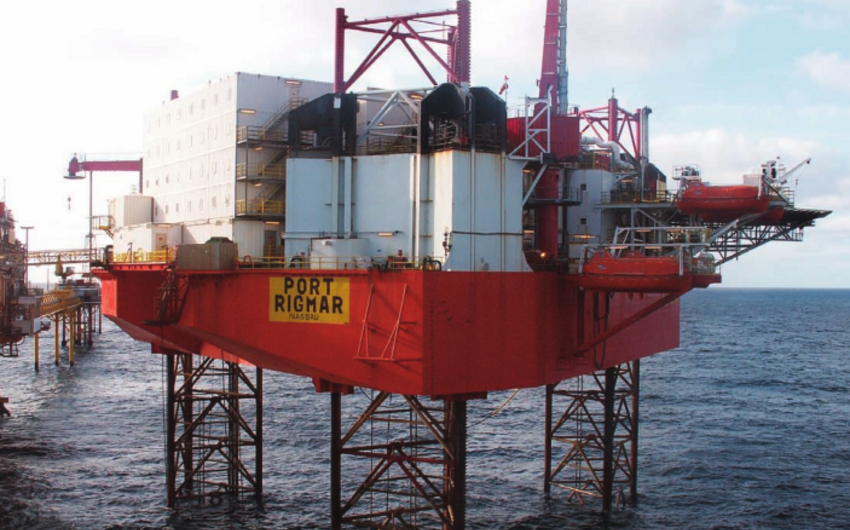 Şimal dənizində neft platforması zədələnib: 1 ölü, 2 yaralı