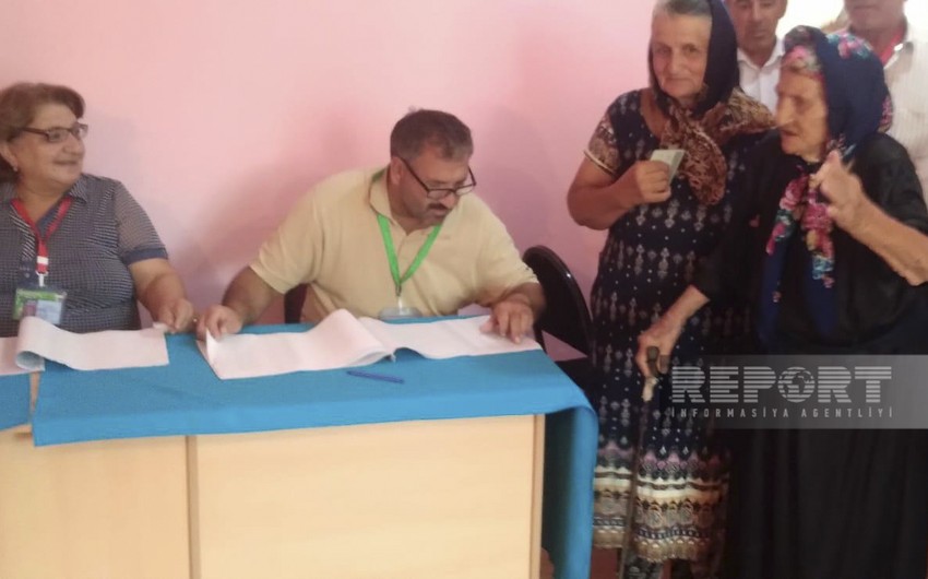 112-year-old voter casts ballot in Azerbaijan's Imishli