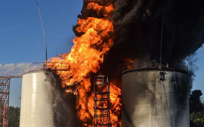 Число пострадавших при пожаре на нефтебазе под Киевом возросло до 20