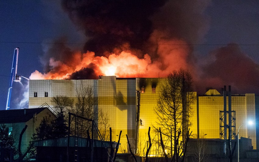 Пожар в торговом центре в Кемерове ликвидировали, пропавшими без вести остаются 27 человек