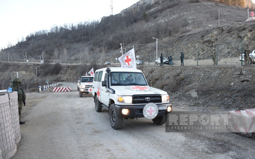 3 ICRC vehicles pass freely through Khankandi-Lachin road