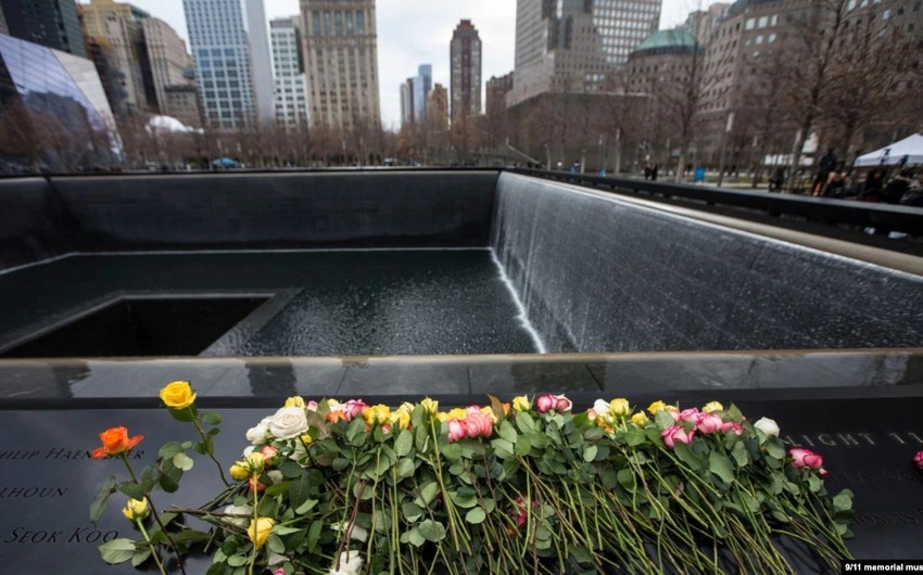 В Нью-Йорке проходит траурная церемония в память о жертвах 11 сентября