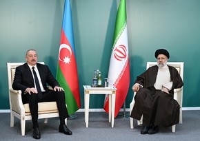 Meeting between President Ilham Aliyev and President Seyyed Ebrahim Raisi commence at state border between Azerbaijan and Iran