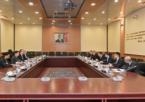 Министр Рашад Набиев встретился с президентом Всемирного экономического форума