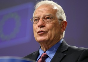 Josep Borrell ofisinin şüşələrini sındıran nümayişçiləri qınayıb