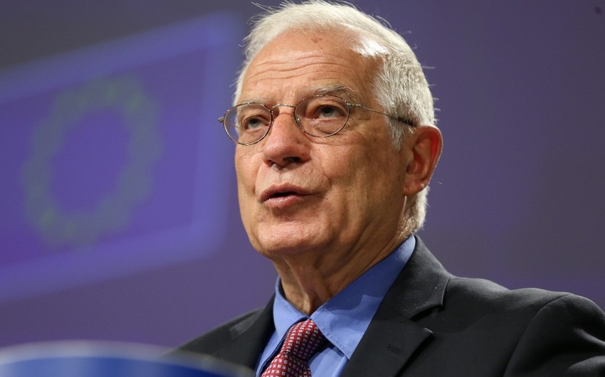 Josep Borrell ofisinin şüşələrini sındıran nümayişçiləri qınayıb