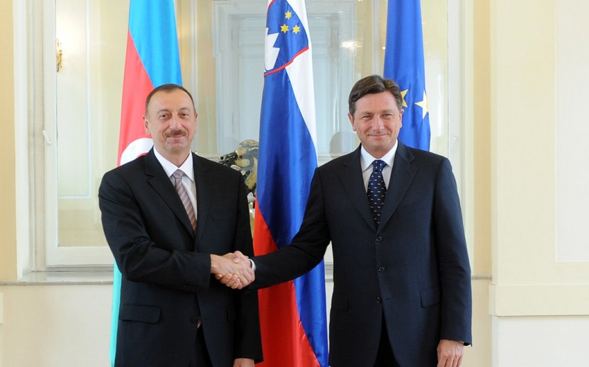 Президент Словении поздравил Ильхама Алиева