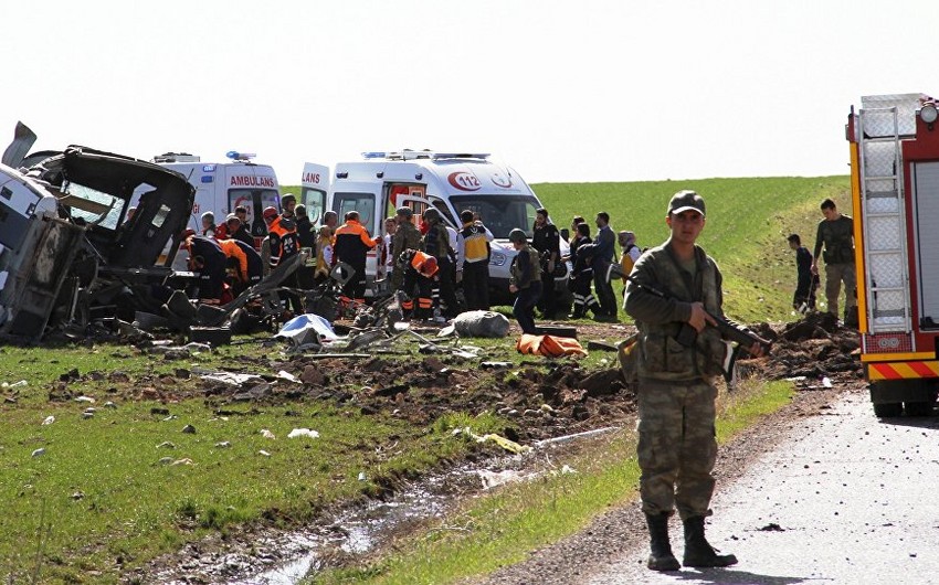 В Турции в результате очередного теракта погиб один военнослужащий, трое ранены