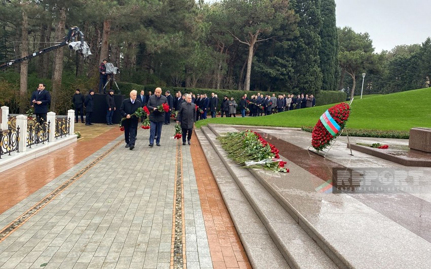 People of Azerbaijan commemorate Heydar Aliyev