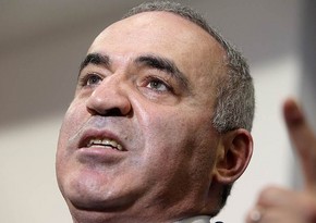 Kasparov hansı fikirlərinə görə üzr istədi?