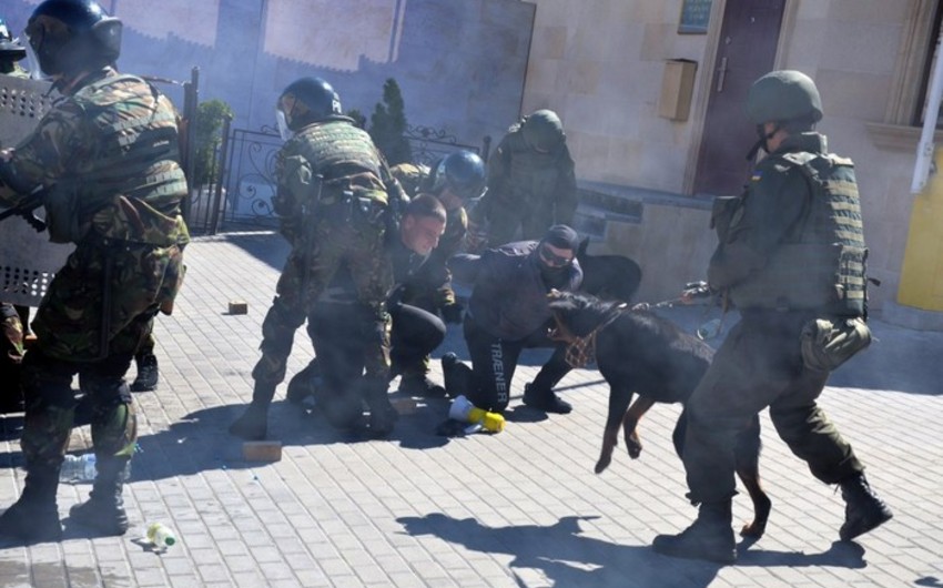 Нацгвардия Украины отбила нападение на посольство Азербайджана - ВИДЕО