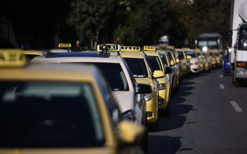 Taxi drivers in Athens announce strike