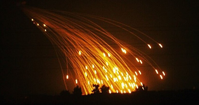 Rusiya Ukraynanın İlan adasına fosfor bombaları atıb - VİDEO