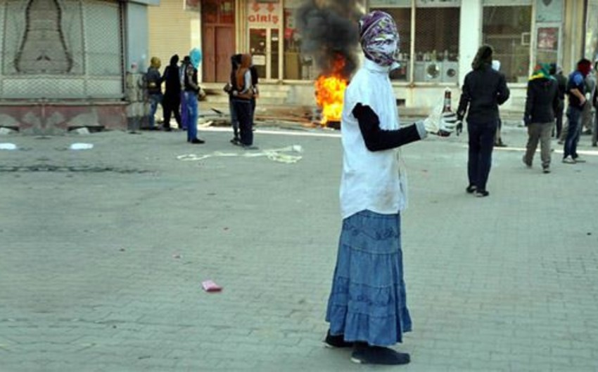 ​Qadın paltarı geyinərək partlayışlar törədən PKK terrorçusu tutulub