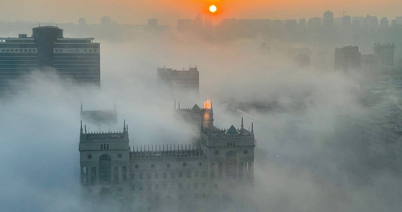В Баку и на Абшеронском полуострове установилась туманная погода
