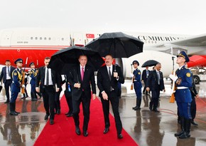 Ilham Aliyev welcomes Recep Tayyip Erdogan at Nakhchivan International Airport 