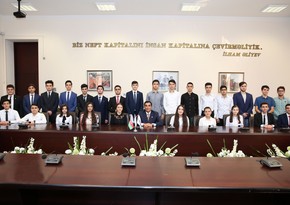 Rector Elmar Gasimov meets with 26 Presidential Scholarship holders