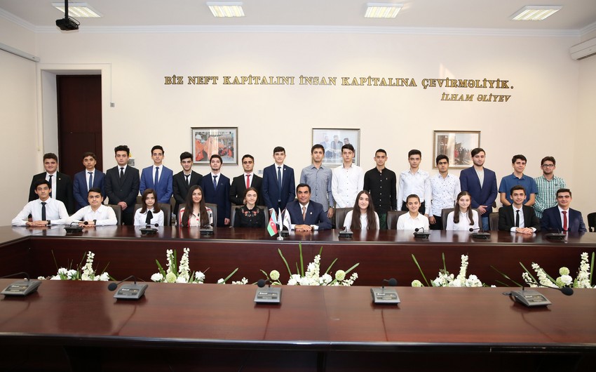 Rector Elmar Gasimov meets with 26 Presidential Scholarship holders