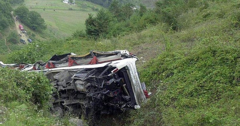В Индии при аварии туристического автобуса погибли шесть пассажиров
