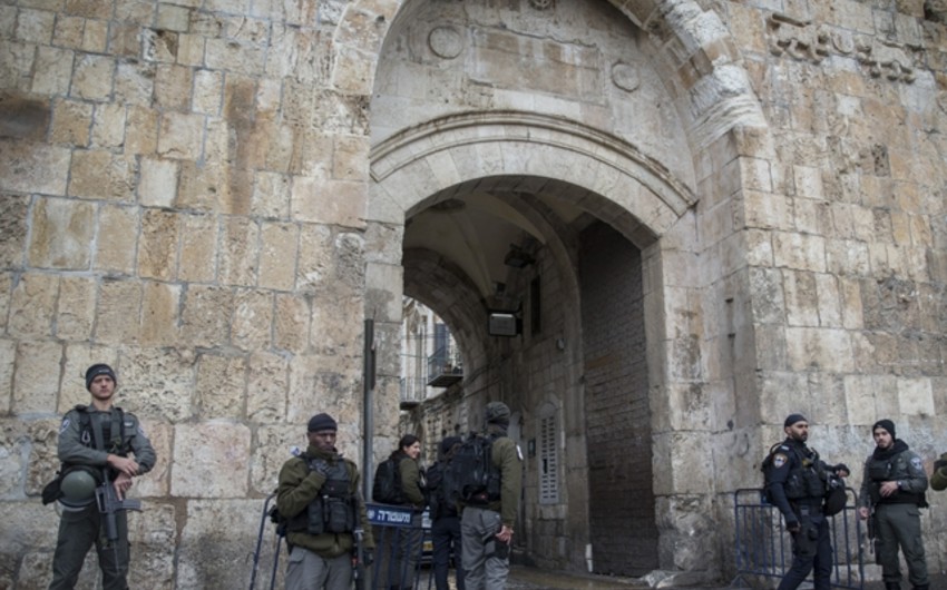 В Иерусалиме три террориста открыли огонь по полицейским