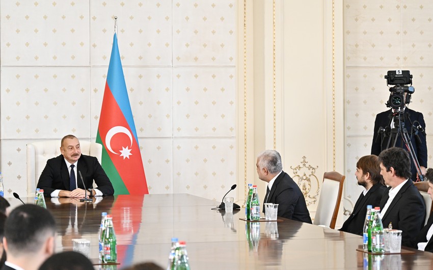 İlham Əliyev Qarabağın qolunu saymayan hakimlər barədə: Bu korları necə yığıb doldurublar buraya?!