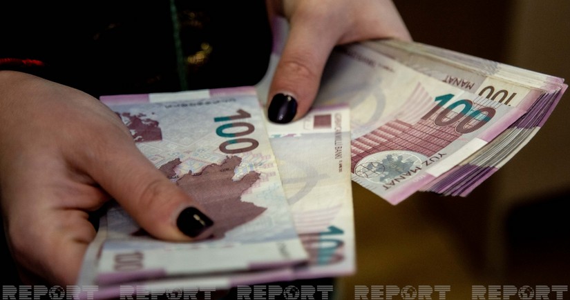 Средняя зарплата в Баку превышает показатель по стране на 27%