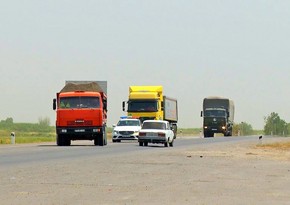 В Азербайджане госпошлина за выдачу разрешения на движение крупнотоннажных грузовиков составит 50 манатов