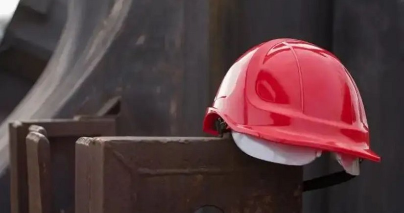 В Иркутской области на нефтяном месторождении погиб рабочий