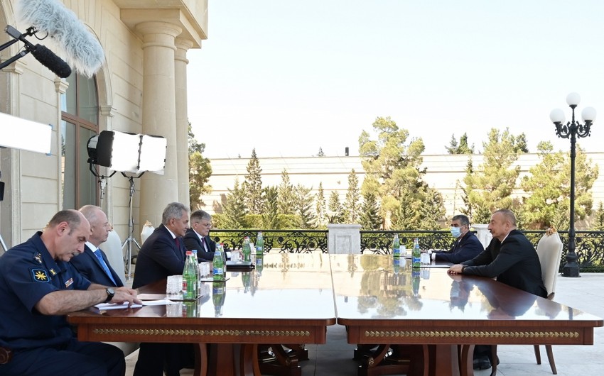 Ilham Aliyev receives Russian Defense Minister