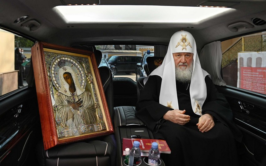Patriarx Kirill rahibi Mercedesə minməməyə çağırıb
