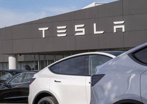 Tesla asked Canada for lower tariff on China-made EVs, gov't source says