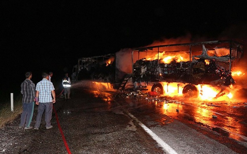 ​Türkiyədə terrorçular yük avtomobillərini yandırıblar