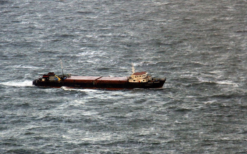 МЧС России: На борту получившего повреждения в Черном море судна находились четыре гражданина Азербайджана