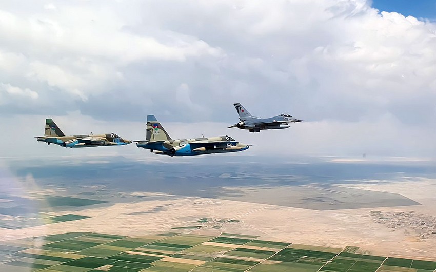 Азербайджанские пилоты успешно выполнили задачи на учениях Анатолийский орел - 2022